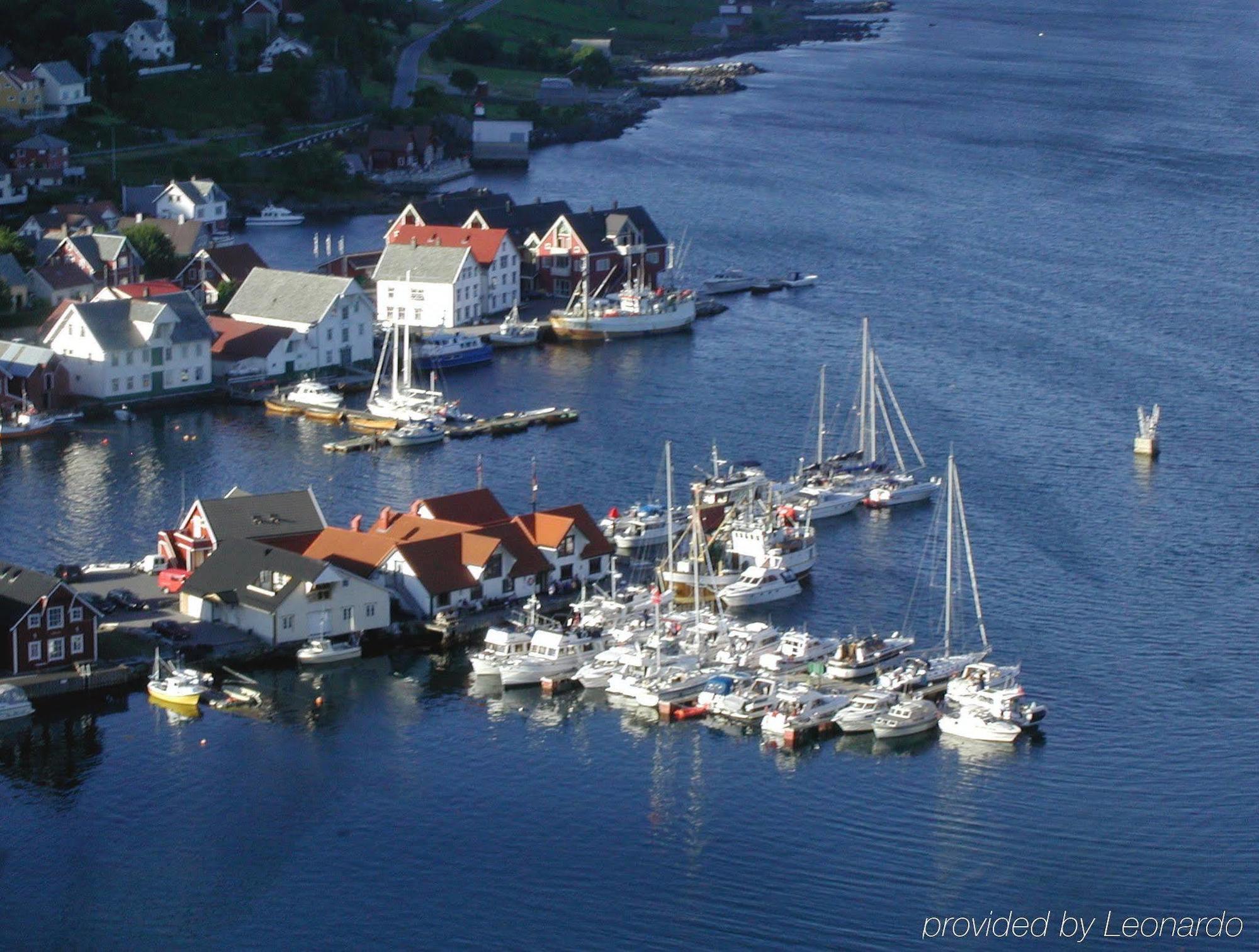 Knutholmen Hotel Kalvåg Exterior foto